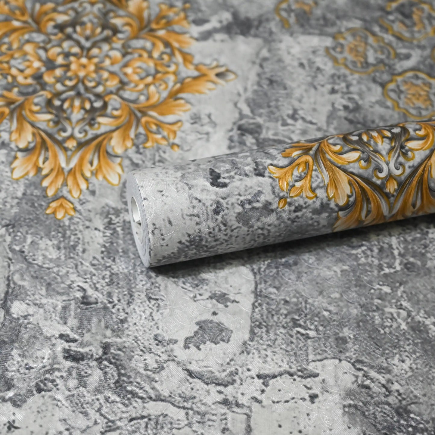 Traditional Large White Damask Pattern Wallpaper